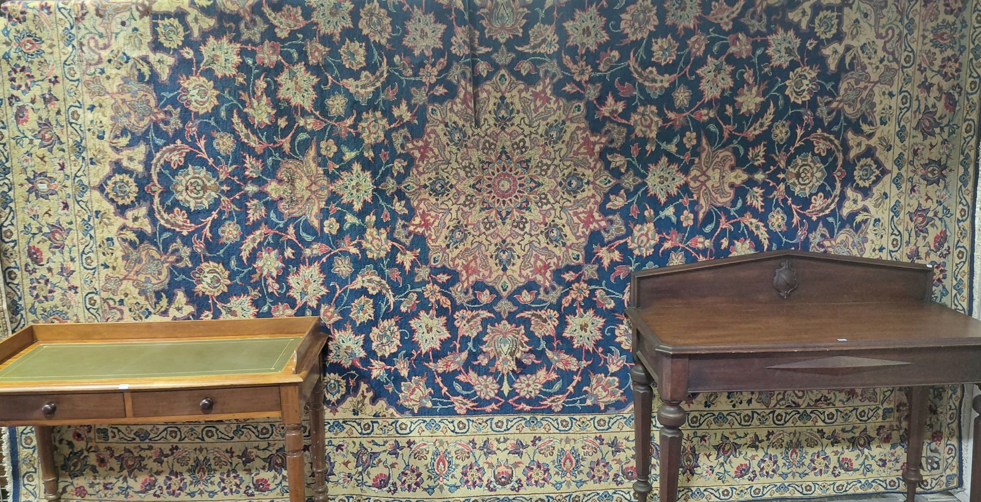 699 · PERSIAN RUG
