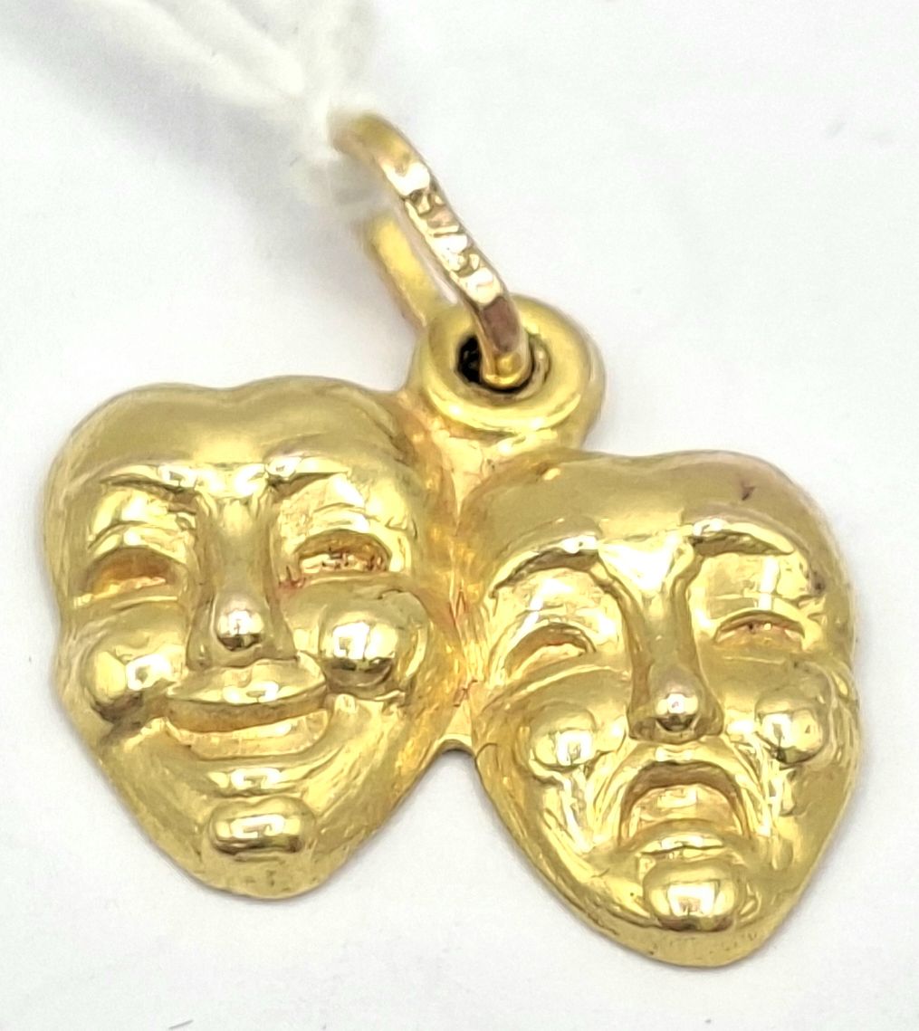 1139 · 9CT GOLD PENDANT