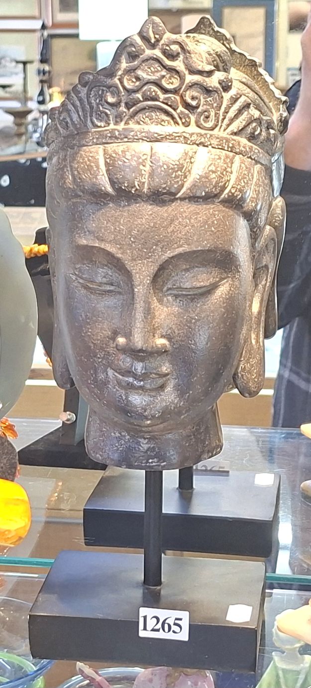 BUDDHA HEAD