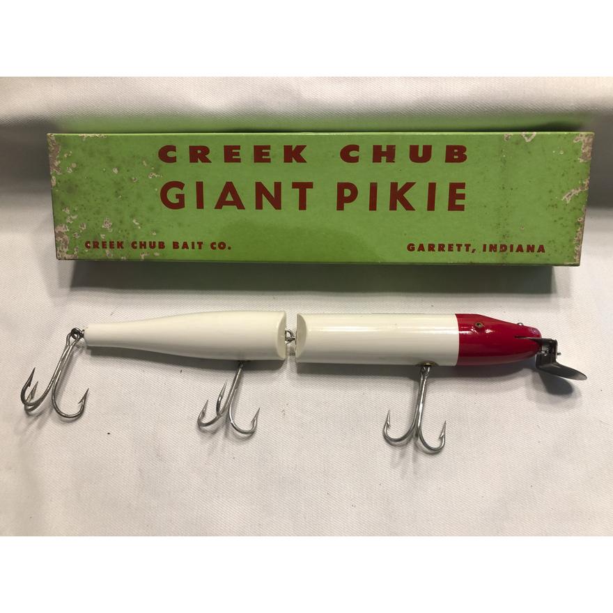 Creek Chub 802 (18) Jointed wooden dive bait