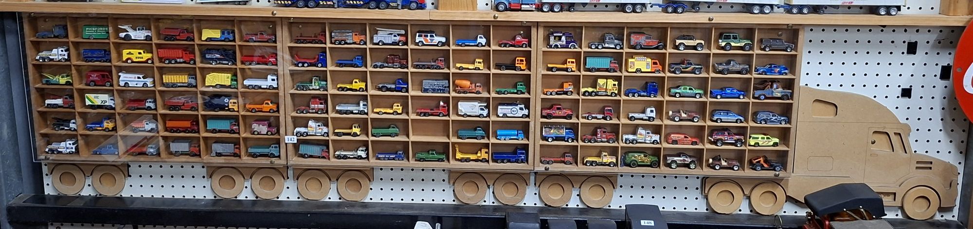 142 · DIE CAST CARS AND TRUCKS