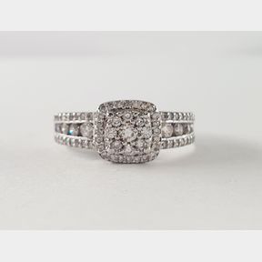18CTWHITE GOLD CLUSTER WITH 1.00CT DIAMONDS COLOUR IJ CLARITY VS/SI - 51929/3432