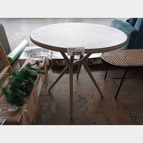 GEORGE AND MASON - STYLISH PATIO BISTRO TABLE - GREY