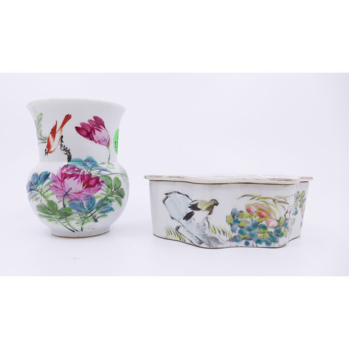 2pc Chinese Republic Porcelain Cricket Box & Vase- 3.5'' and 4.5''