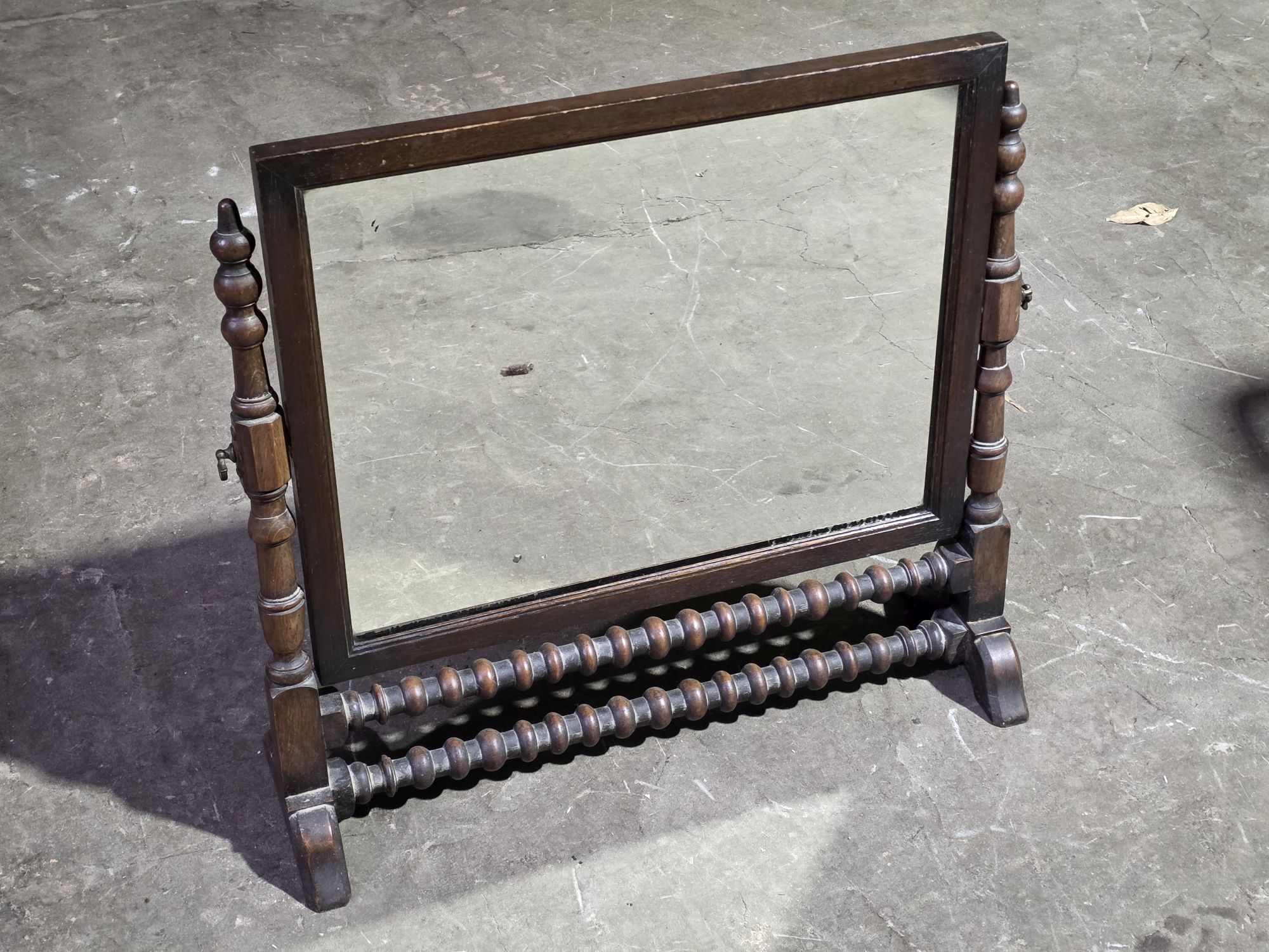 15 · TOILET MIRROR