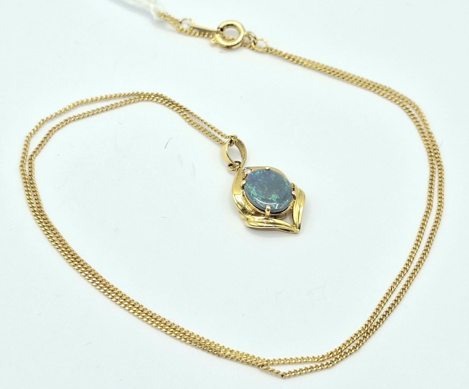 18k Yellow Gold Opal Pendant