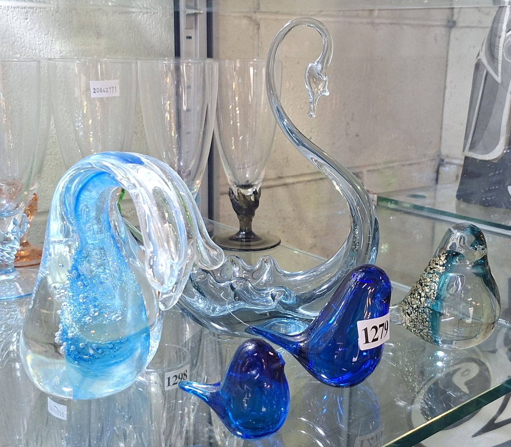 1279 · ART GLASS BIRDS AND WAVE