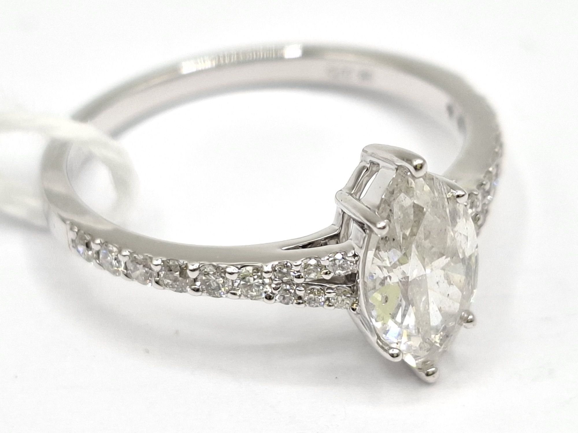 1151 · 9CT GOLD DRESS RING