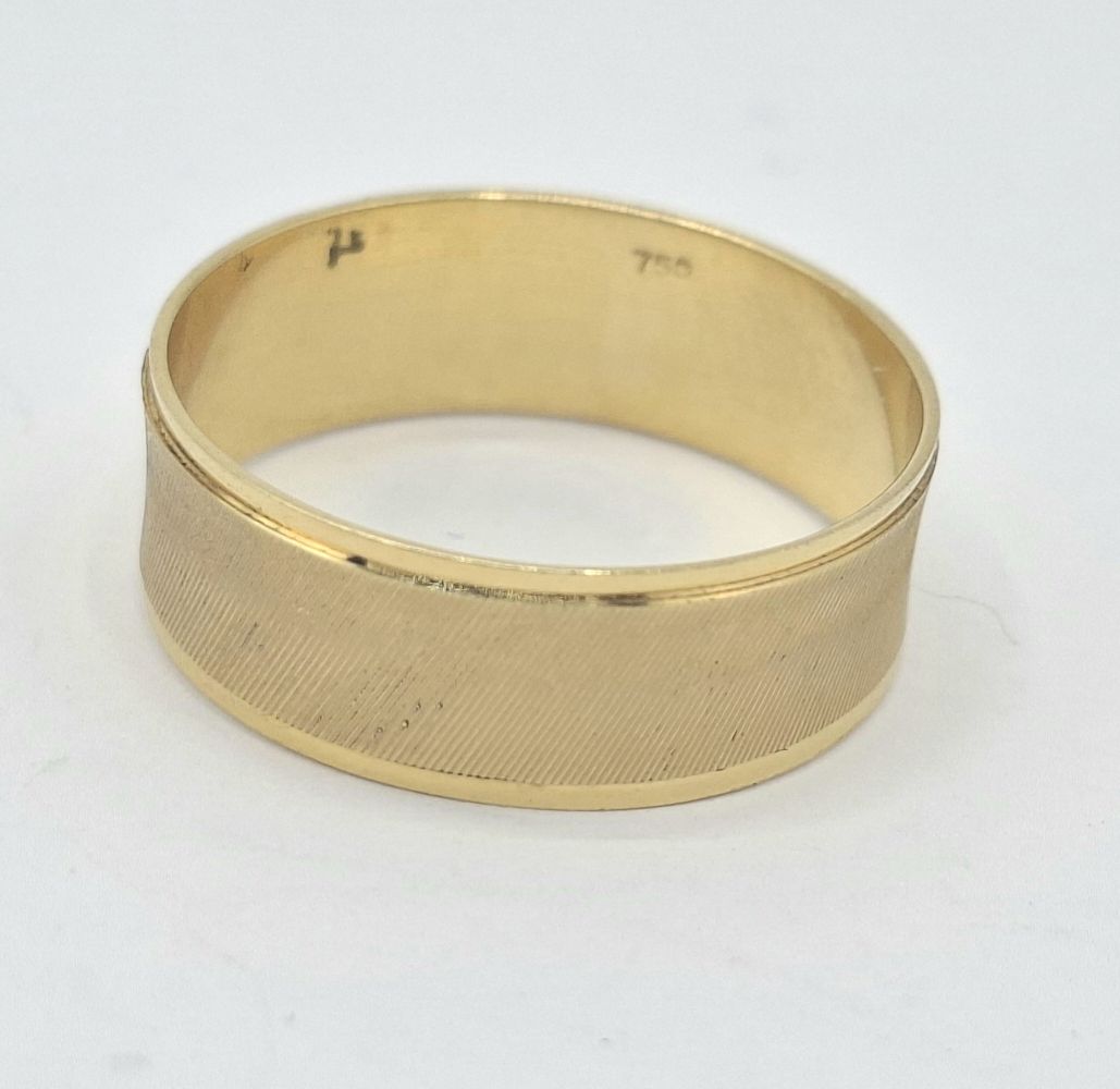 213 · 18CT GOLD RING