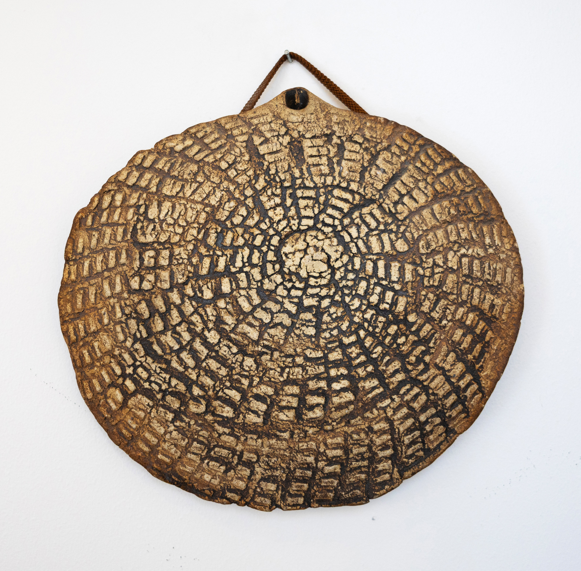 Len Castle - Discoid hanging form — NZ auction result