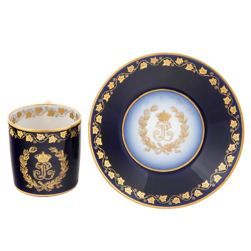 Filiżanka kobaltowa z monogramem LP, Sevres, 1840 r.