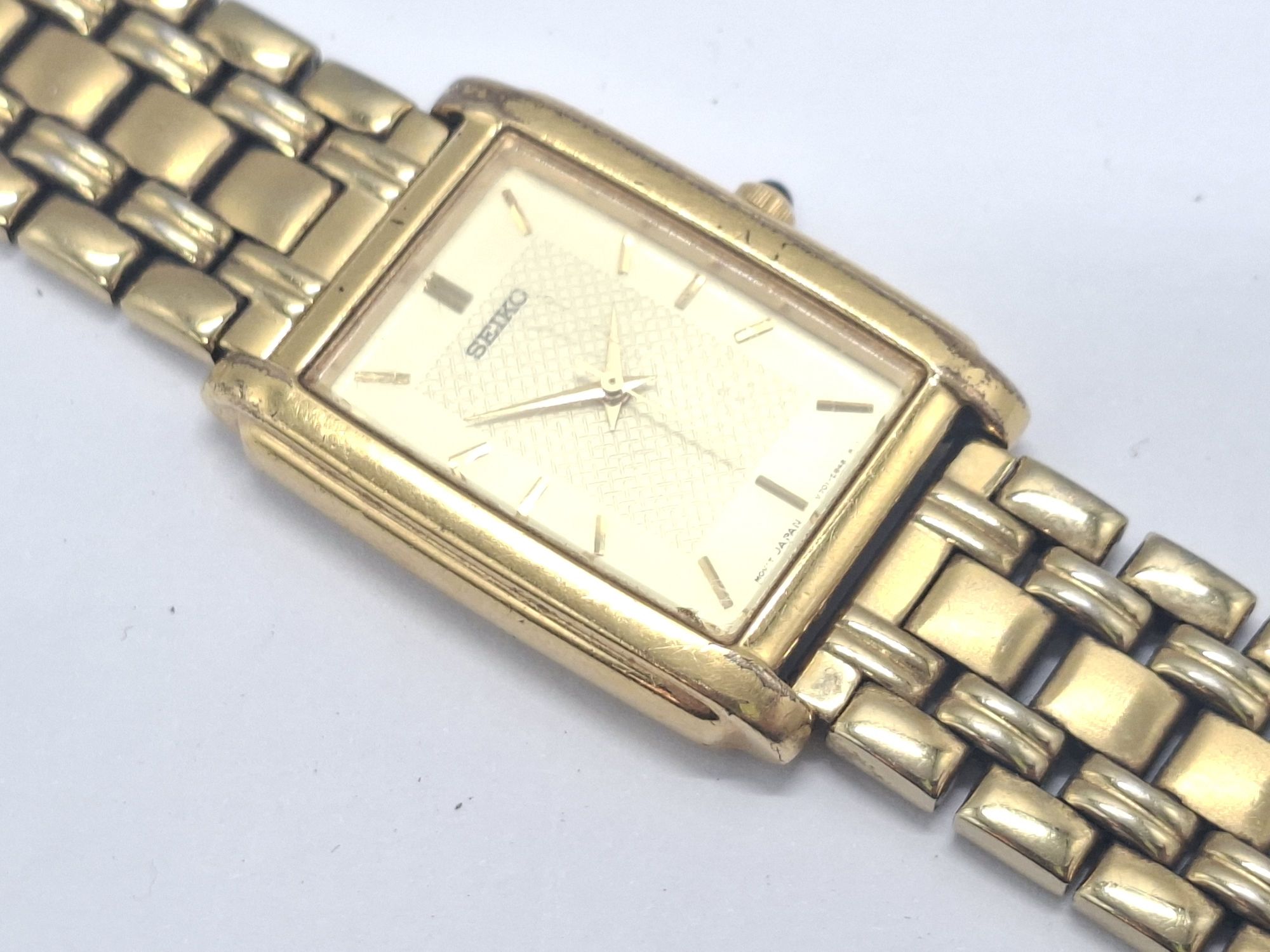 A SEIKO WRIST WATCH