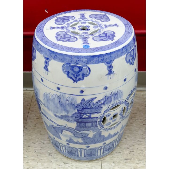 Chinese Porcelain B&W Landscape Garden Stool 18''