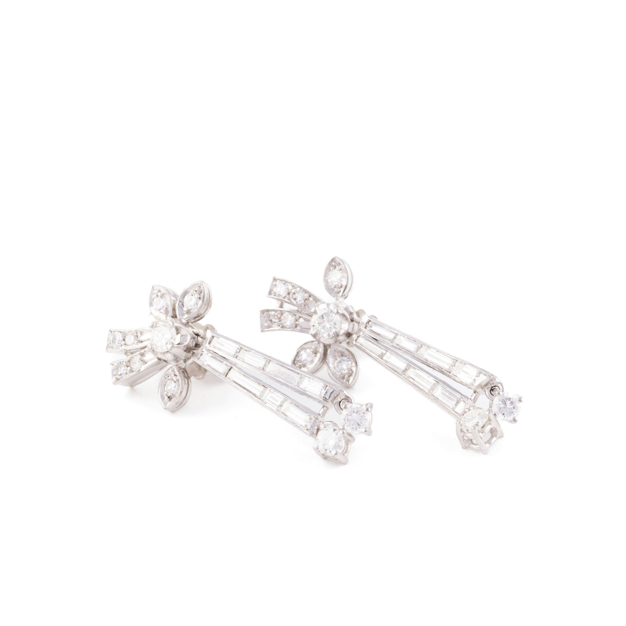 1.75 Carat Diamond Drop Earrings 18ct Gold,