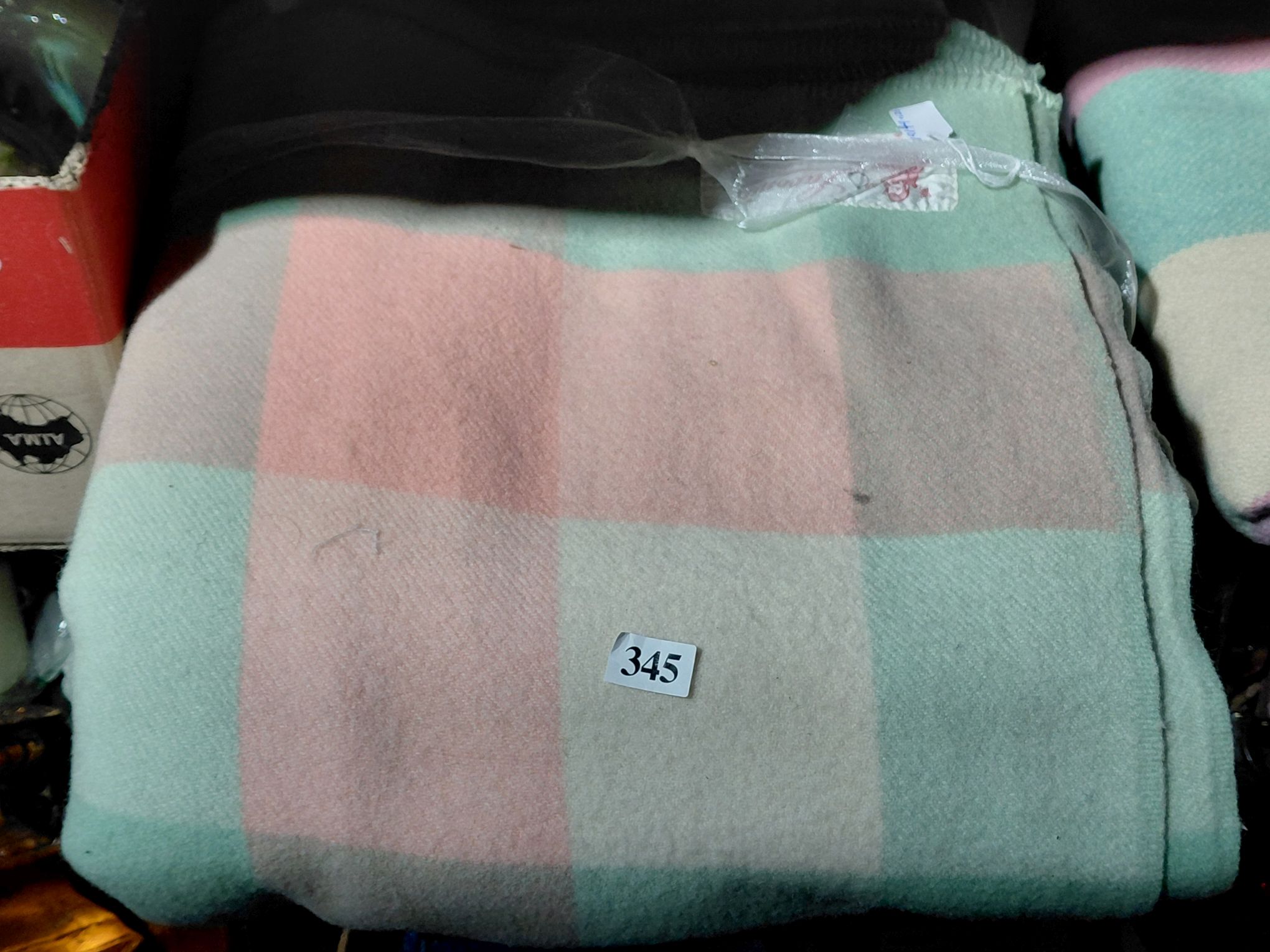 345 · LACONIA PURE WOOL DOUBLE BLANKET