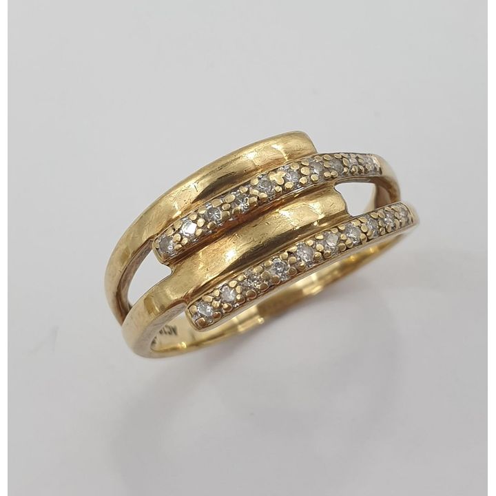 9ct Y/G Diamond Ring