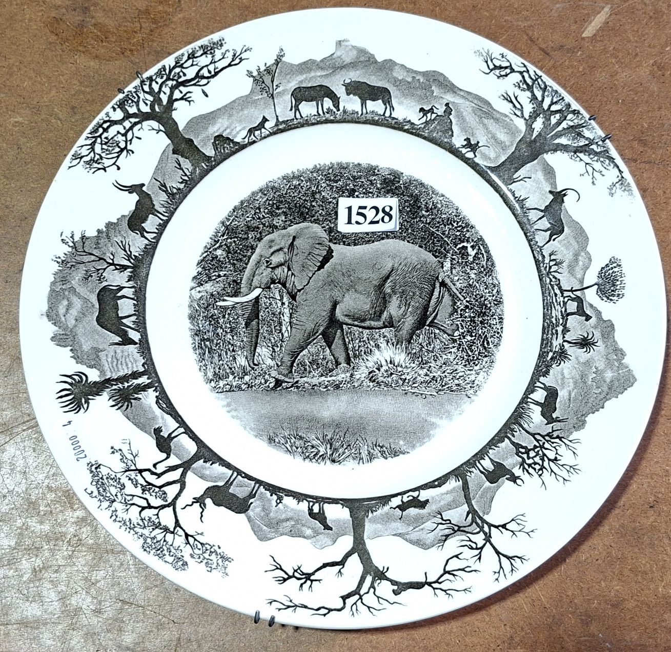 WEDGWOOD ELEPHANT CABINET PLATE