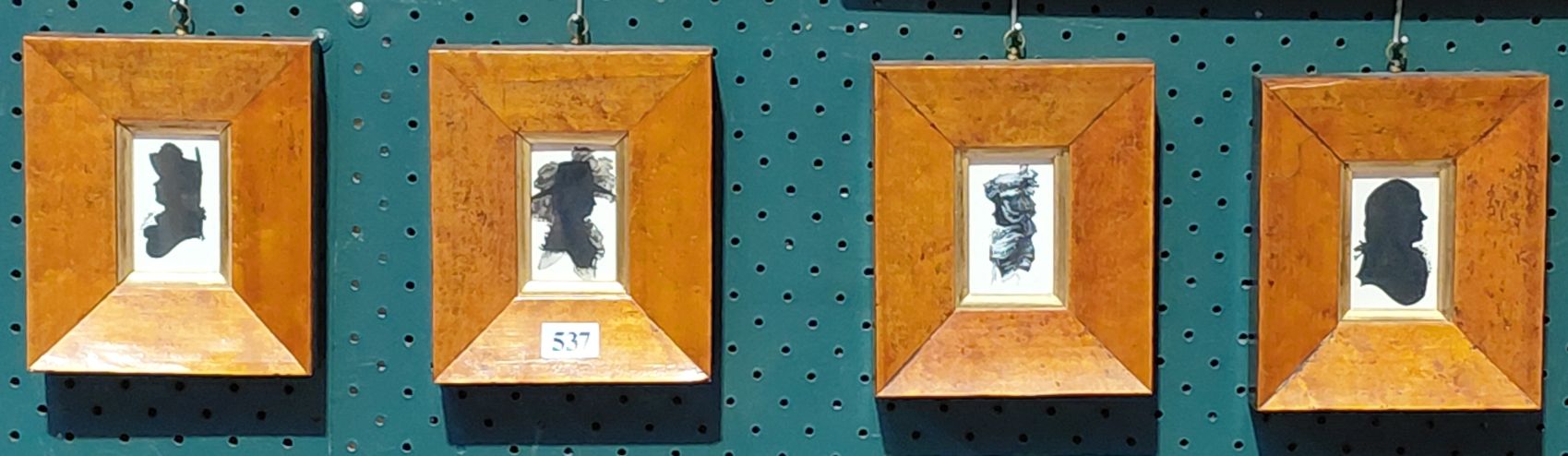 537 · GROUP OF MINIATURE SILHOUETTES