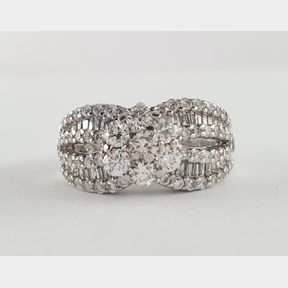 18CT WHITE GOLD WEDDING RING WITH +- 1.700CT ASSORTED DIAMONDS COLOUR IJ CLARITY VS/SI - 51929/3587