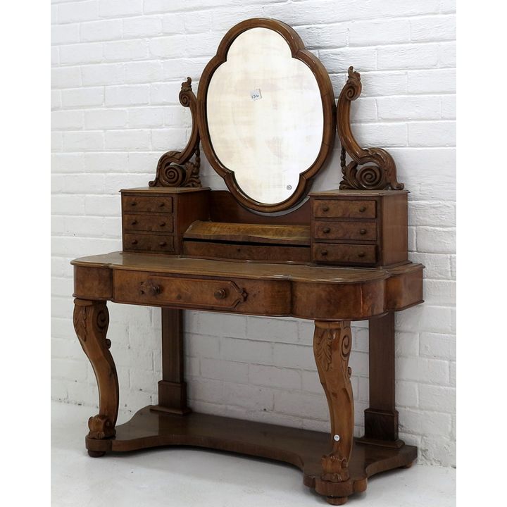 VICTORIAN WALNUT DRESSING TABLE