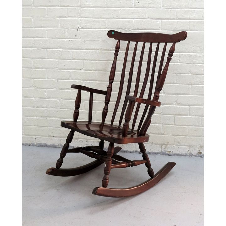 ROCKING CHAIR