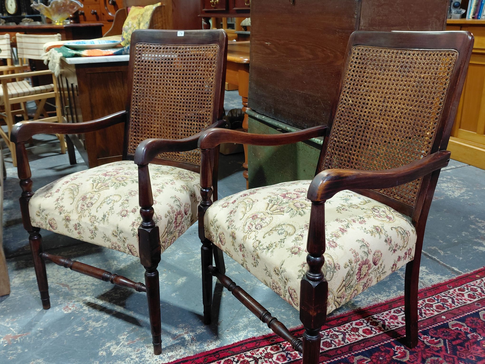 170 · VINTAGE DNING CHAIRS