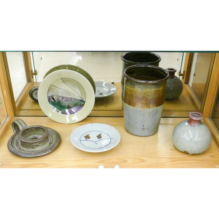 Shelf 5pc Northwest Studio Pottery 5'' to 9'' - Gerald Newcomb, etc.