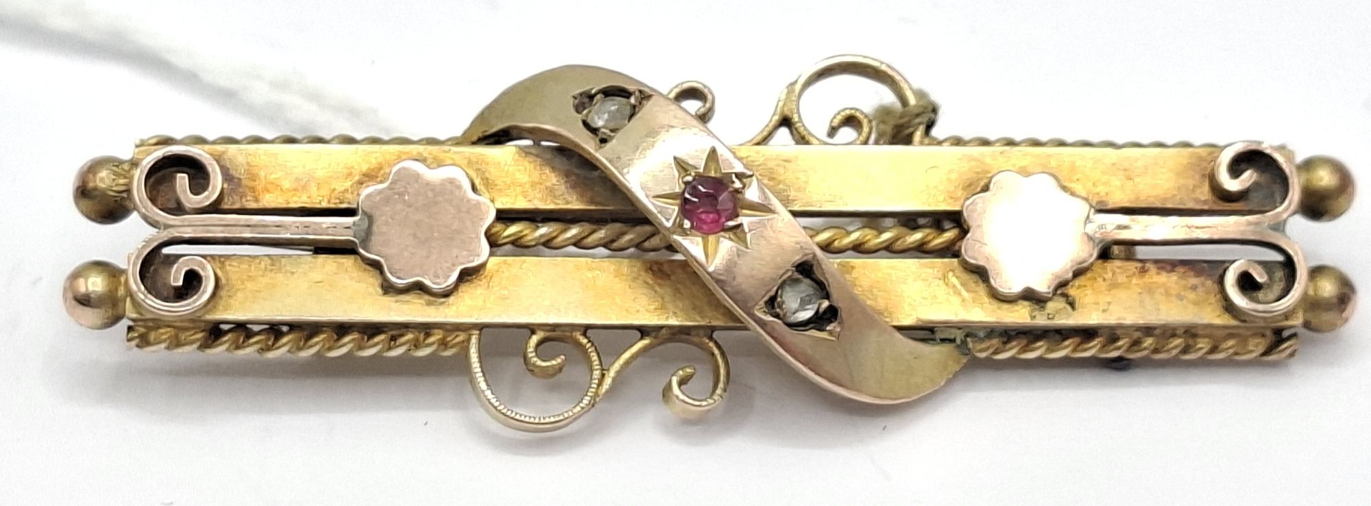 1117 · VICTORIAN 15CT DOUBLE BAR BROOCH