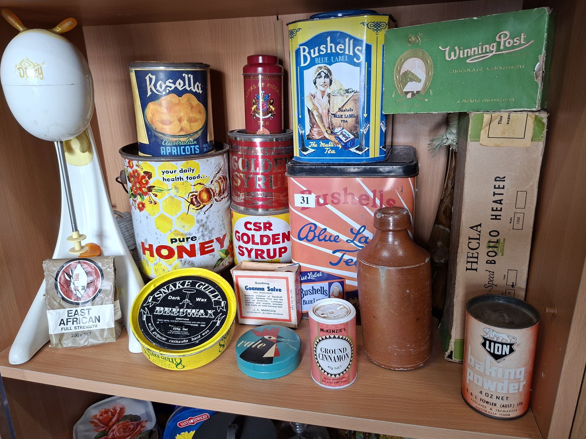 31 · VINTAGE KITCHEN WARES