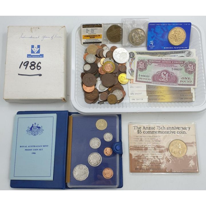 Coins & Banknotes