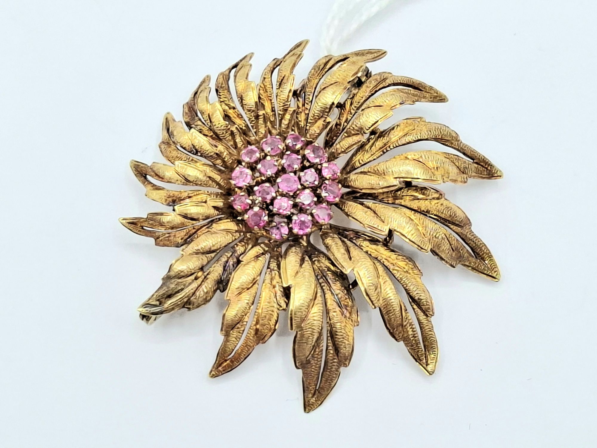 18ct Gold Ruby Brooch