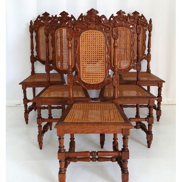 SET OF 6 GOTHIC OAK DINING CHAIRS