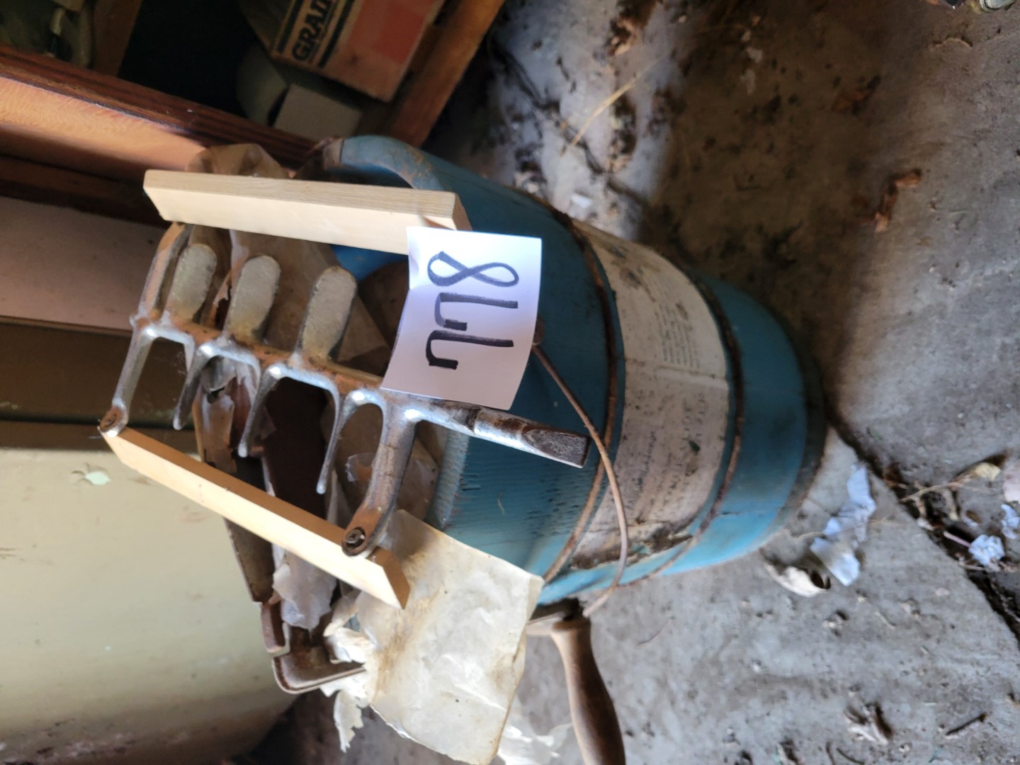 Vtg ice cream maker Midwest Auctions, LLC