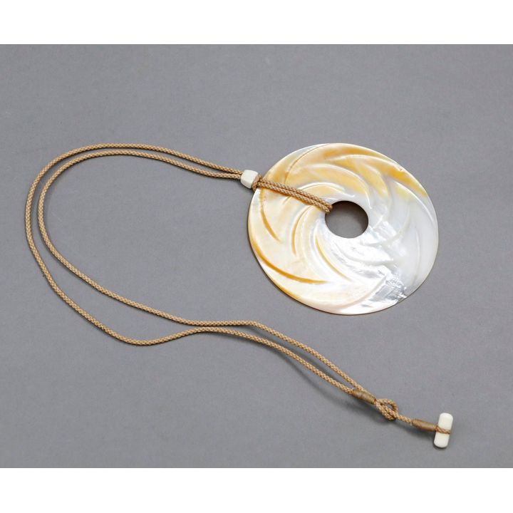 Steve Myhre - Round mother-of-pearl pendant