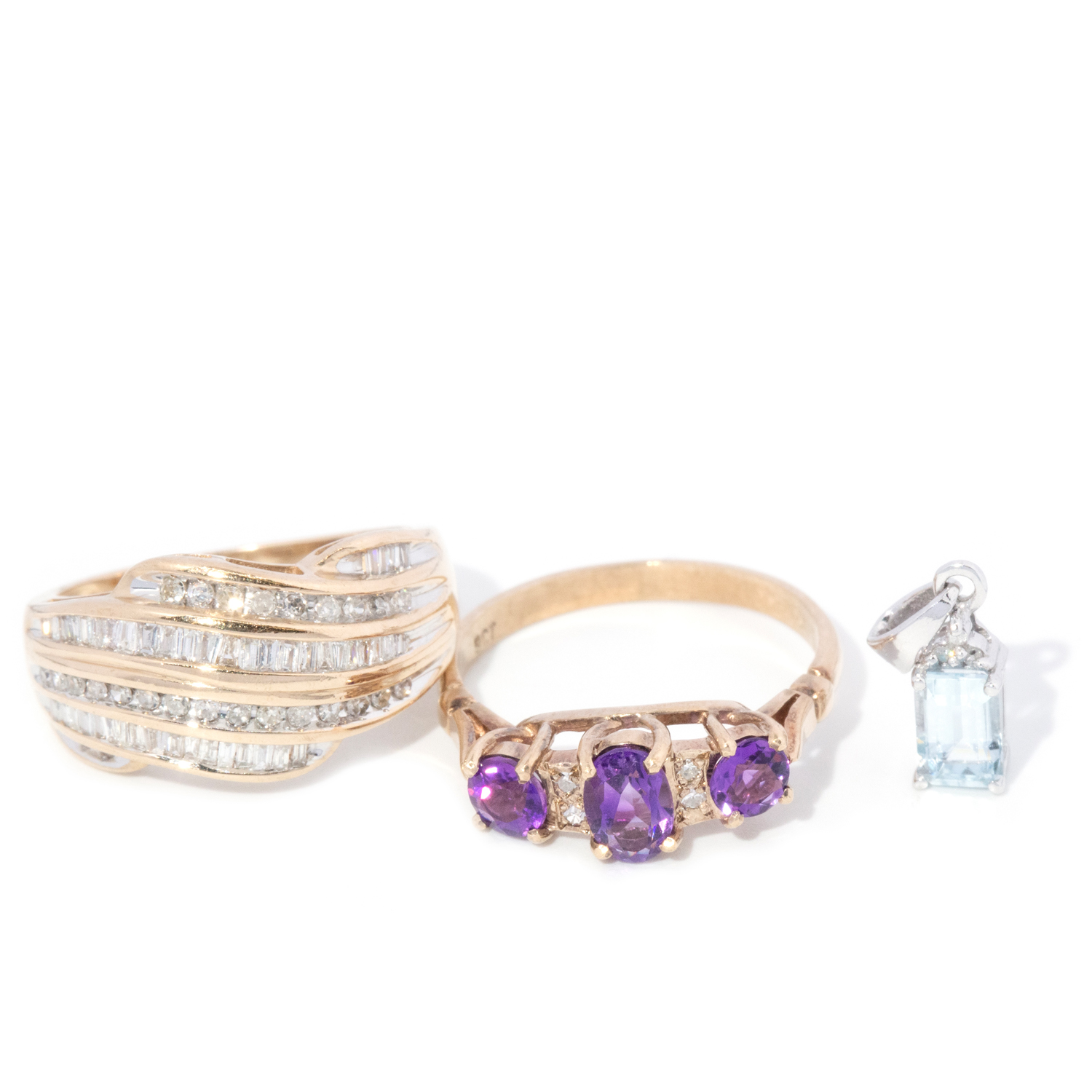 9 carat gold ring and pendant set