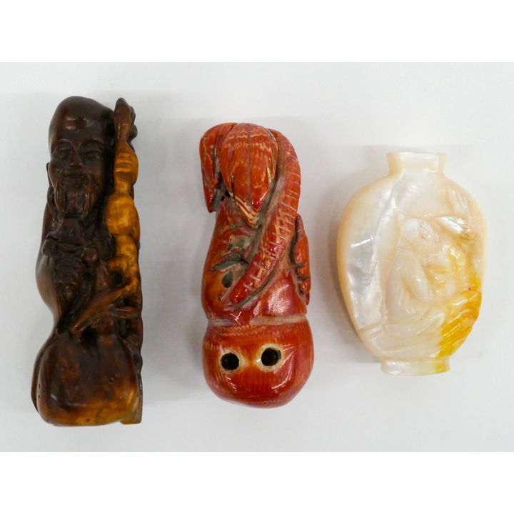 Box 3pc Carved Netsuke and MOP Snuff