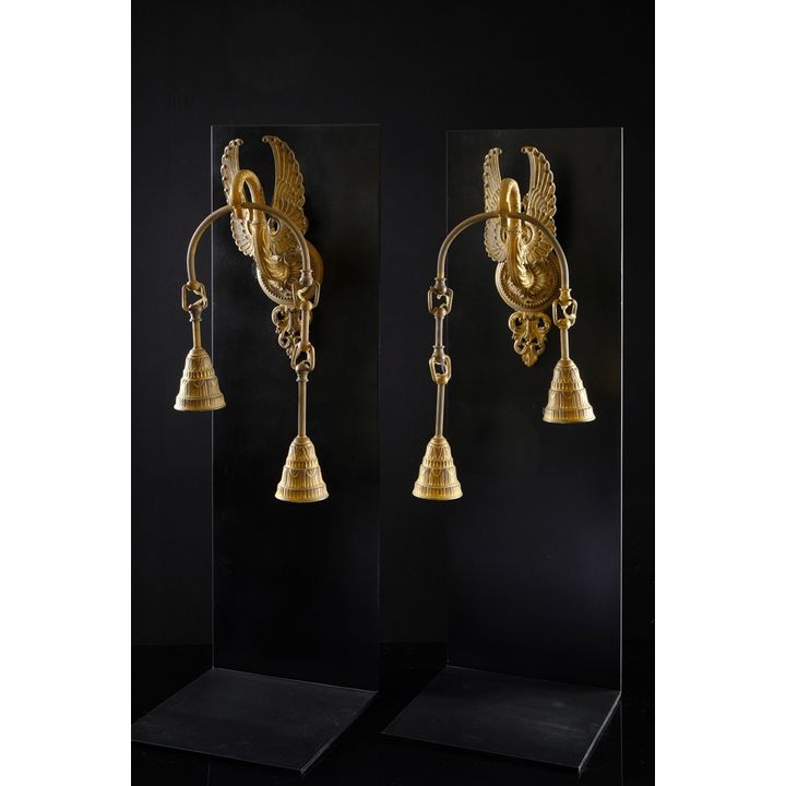 Paire d'appliques en bronze doré dans le goût d'Armand-Albert Rateau. France, circa 1930