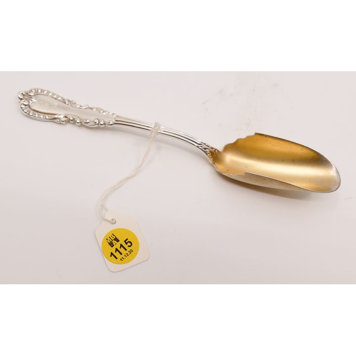 Reed & Barton Majestic Pattern Sterling Cheese Scoop- 67g