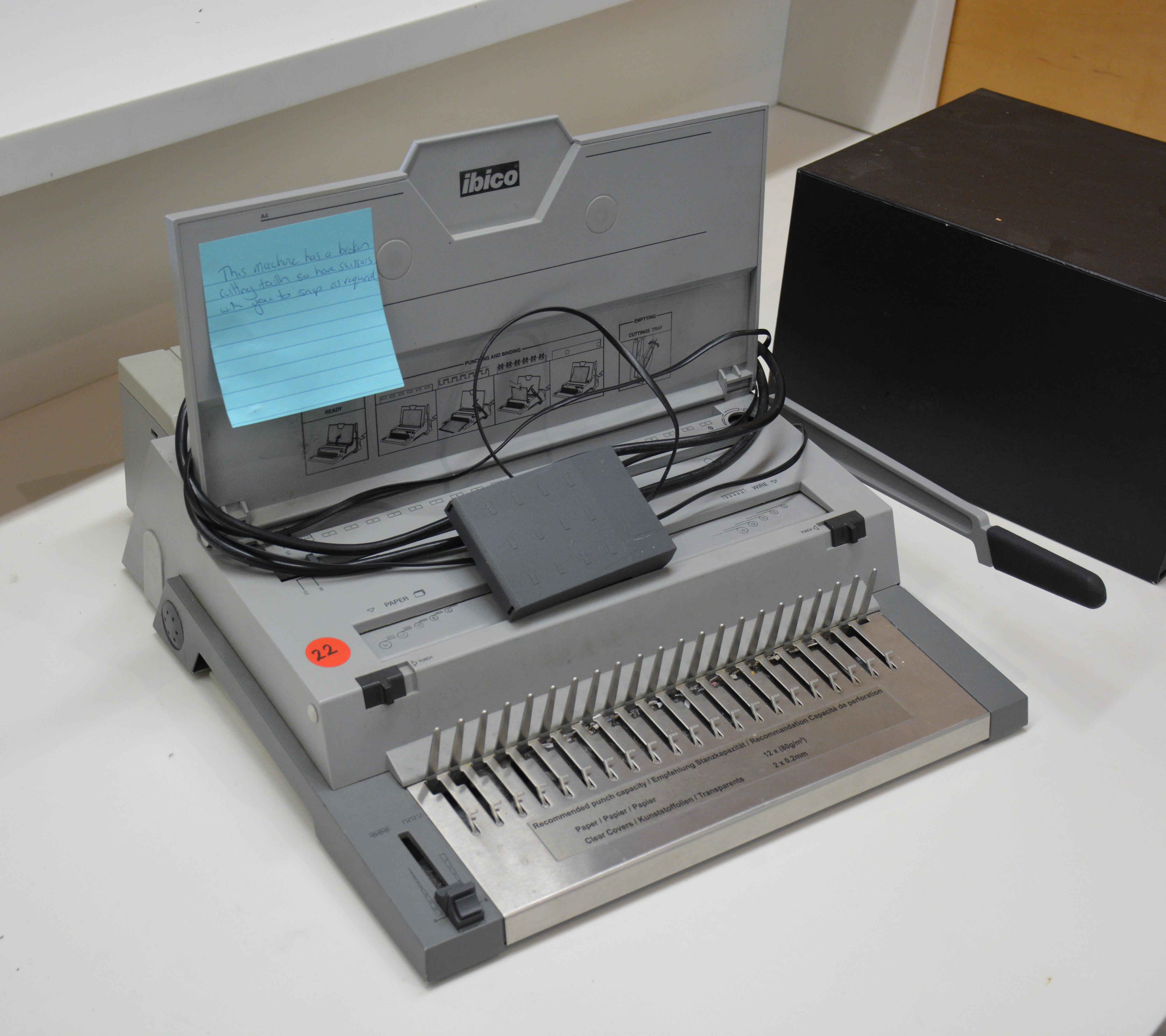 Ibi Master 400 Binder — sold at auction in New Zealand for $30