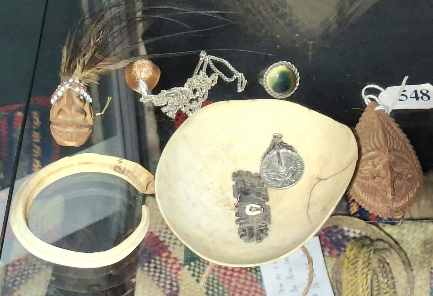 548 · P.N.G. ORNAMENTS