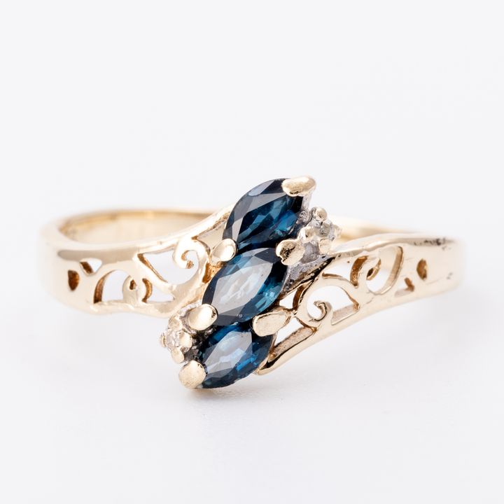 Diamond & Sapphire Ring 9ct Gold