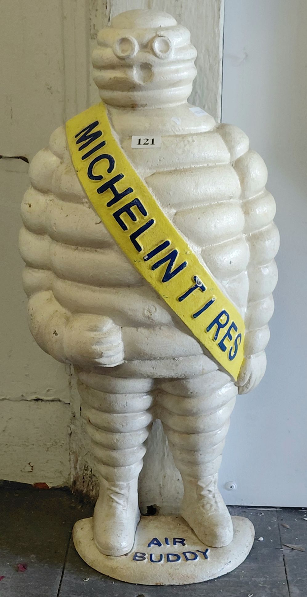 121 · MICHELIN TIRES SCULPTURE