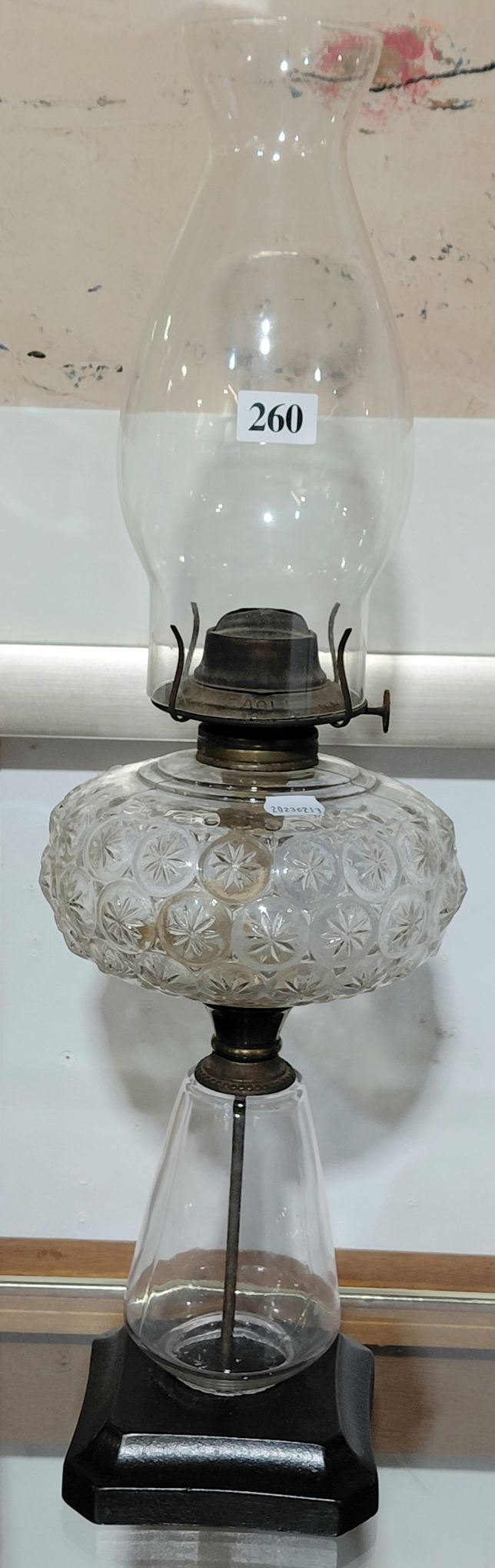 260 · CLEAR GLASS OIL LAMP
