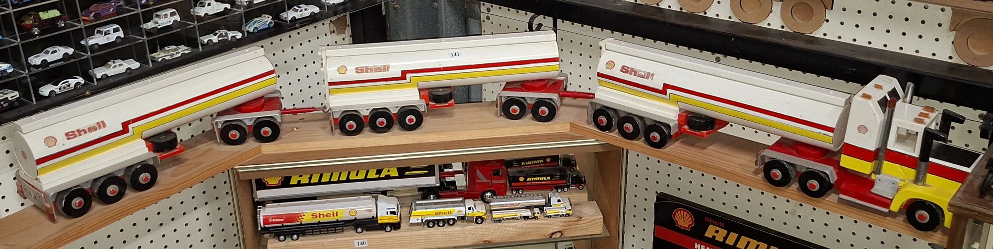 141 · WOODEN TRUCK