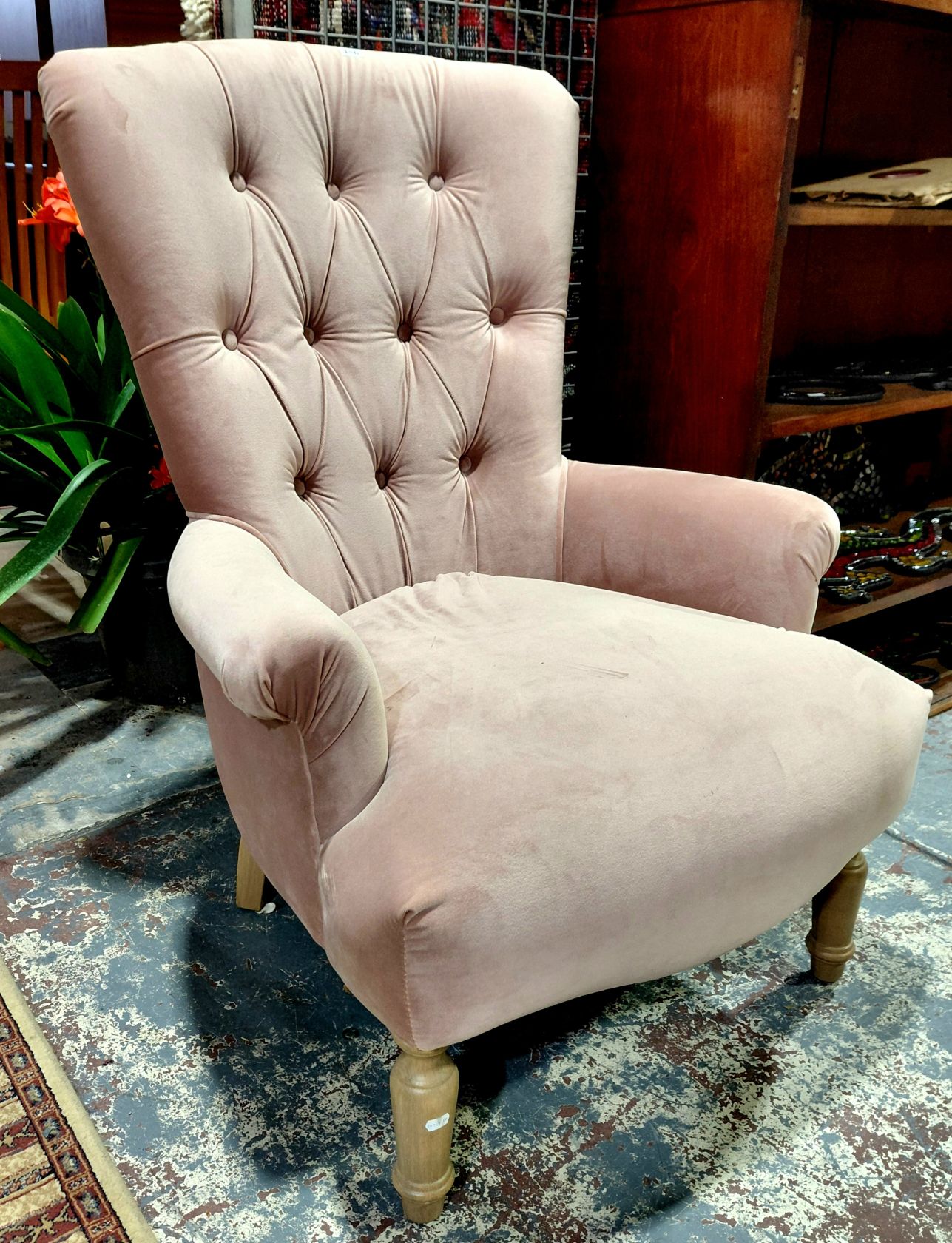 156 · EARLY SETLER ARMCHAIR