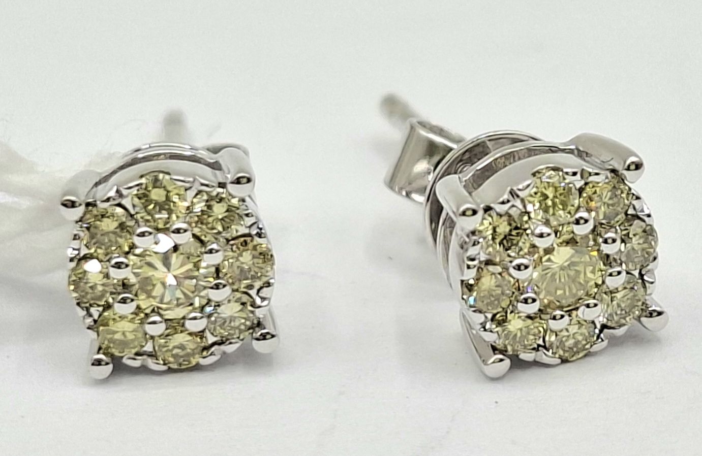 1157 · 9CT GOLD CLUSTER STUD EARRINGS