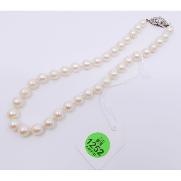 Ladies 18K Diamond Art Deco Clasp Strand of 9mm Real Pearls- 15''
