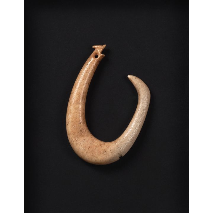 Matau - Carved one piece whalebone fish hook