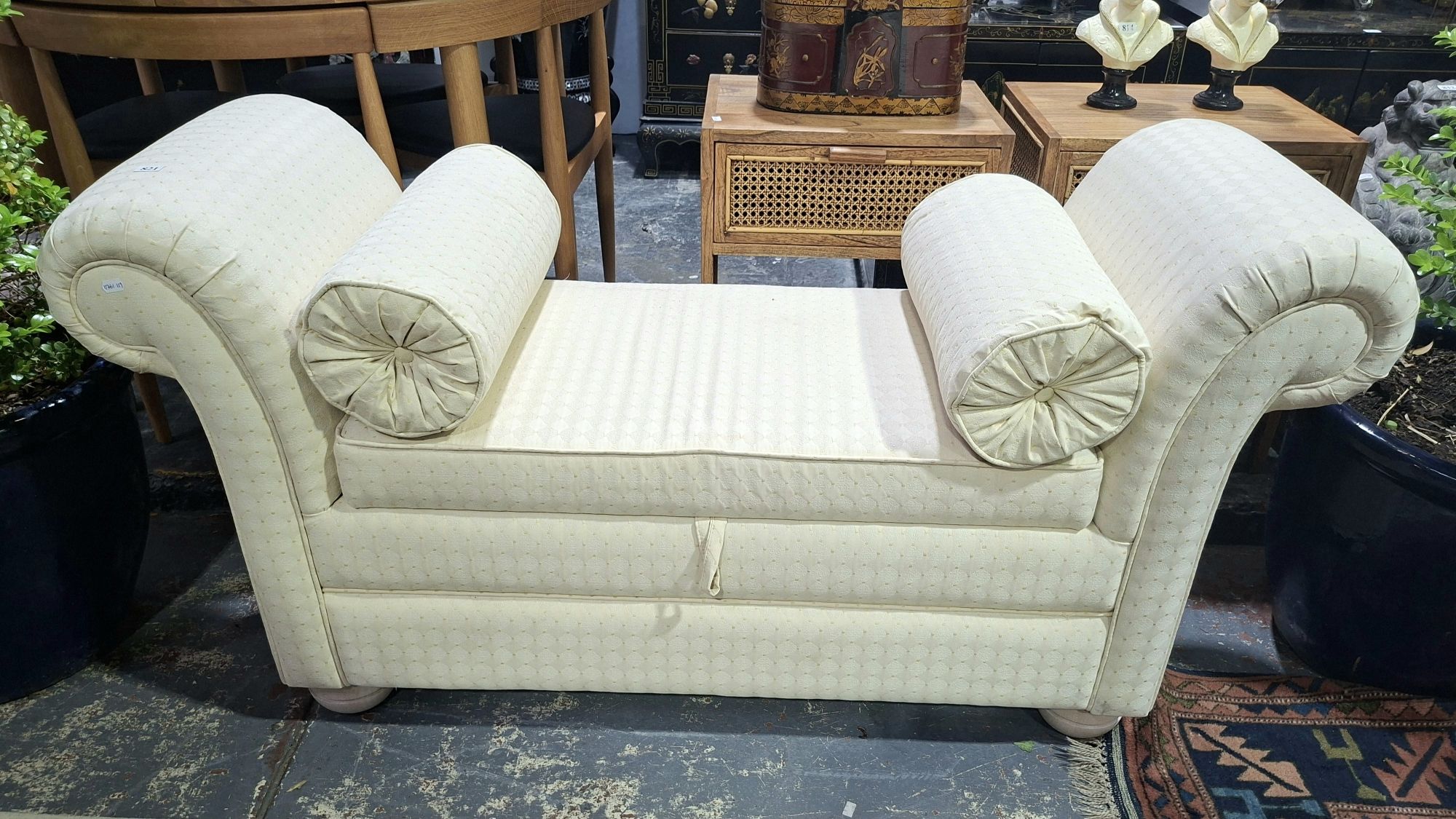 Modern Box Settee