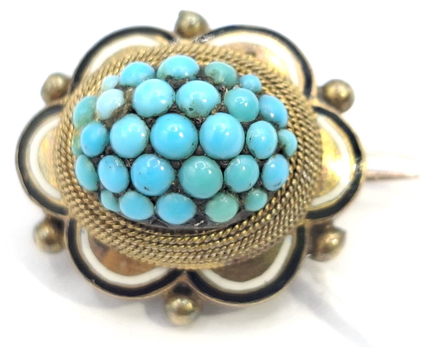 224 · VICTORIAN ENAMELLED TURQUOISE BROOCH